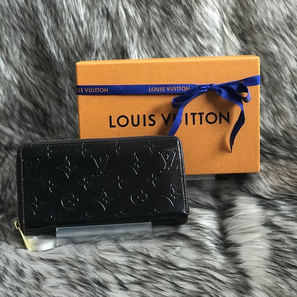 LV Vernis Patent Leather Zippy Long Wallet